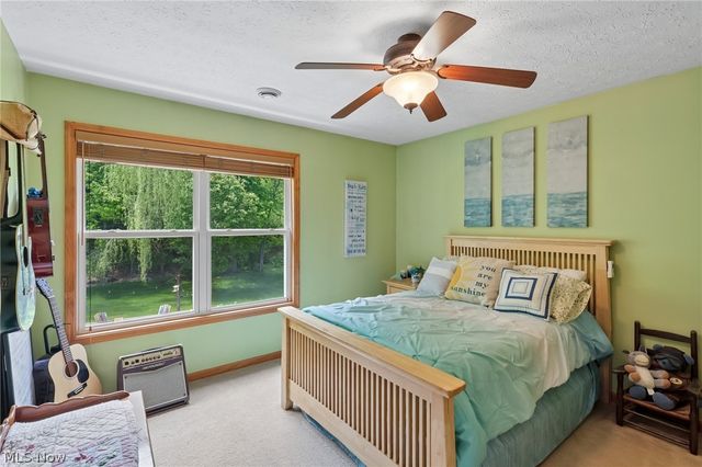 1250 Orchard Glen Drive, Amherst, OH 44001