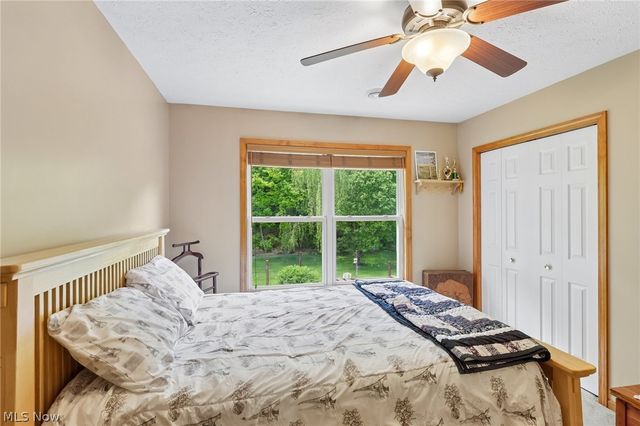 1250 Orchard Glen Drive, Amherst, OH 44001