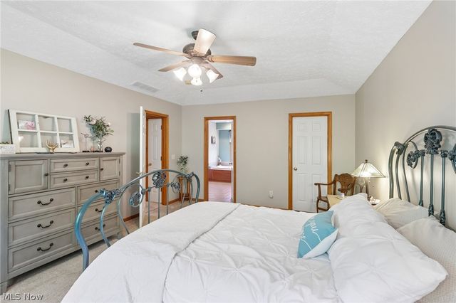 1250 Orchard Glen Drive, Amherst, OH 44001