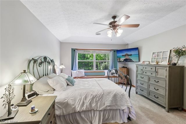 1250 Orchard Glen Drive, Amherst, OH 44001