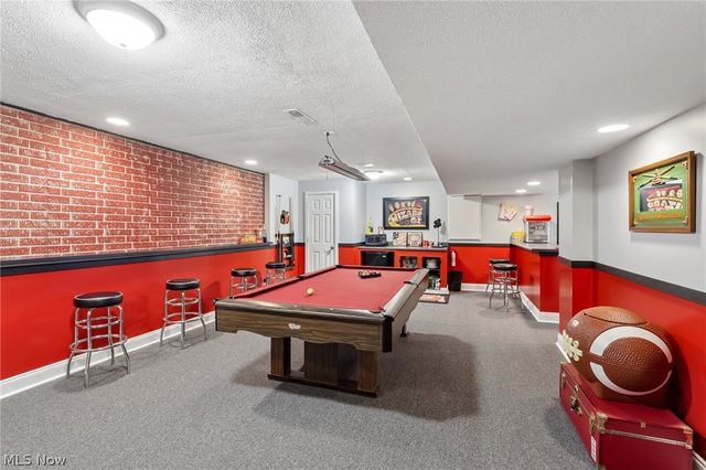 1250 Orchard Glen Drive, Amherst, OH 44001