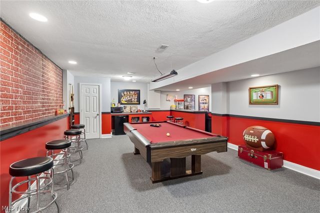 1250 Orchard Glen Drive, Amherst, OH 44001