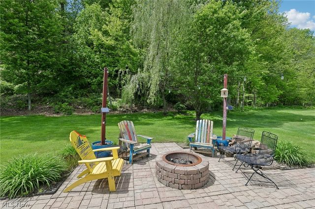 1250 Orchard Glen Drive, Amherst, OH 44001