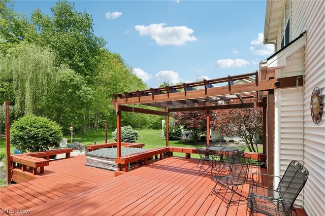 1250 Orchard Glen Drive, Amherst, OH 44001