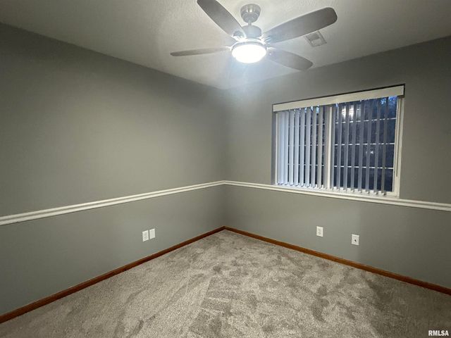 3810 CREEK HILL Drive, Bettendorf, IA 52722