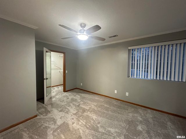 3810 CREEK HILL Drive, Bettendorf, IA 52722