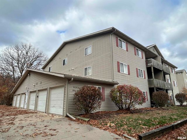 3810 CREEK HILL Drive, Bettendorf, IA 52722
