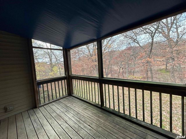 3810 CREEK HILL Drive, Bettendorf, IA 52722