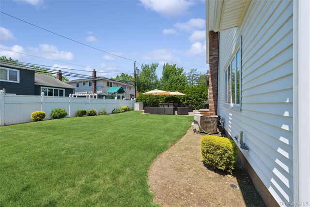 44 Gale Drive, North Woodmere, NY 11581