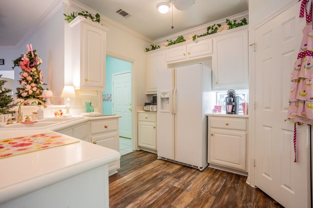 300 E REDBUD Lane, Lancaster, TX 75146