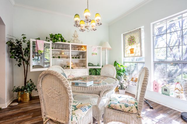 300 E REDBUD Lane, Lancaster, TX 75146