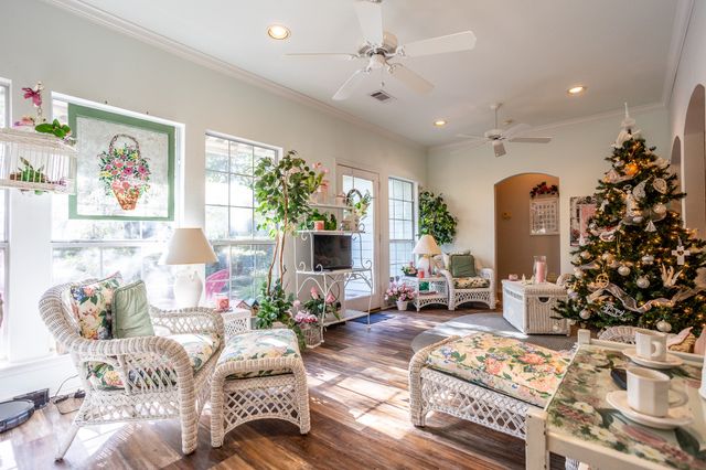 300 E REDBUD Lane, Lancaster, TX 75146