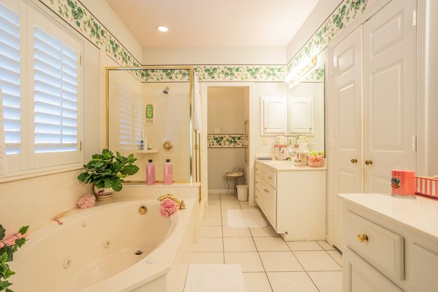 300 E REDBUD Lane, Lancaster, TX 75146