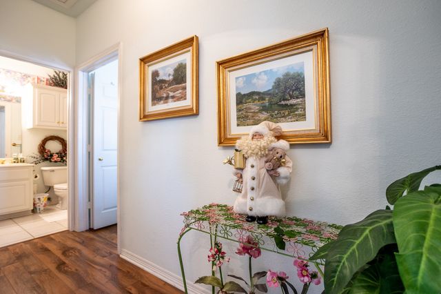 300 E REDBUD Lane, Lancaster, TX 75146