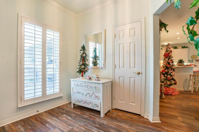 300 E REDBUD Lane, Lancaster, TX 75146