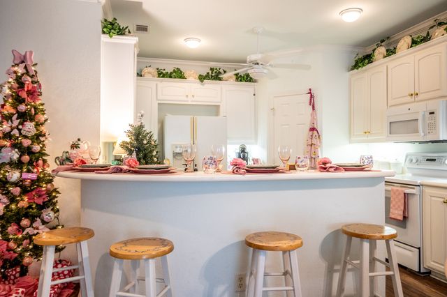 300 E REDBUD Lane, Lancaster, TX 75146