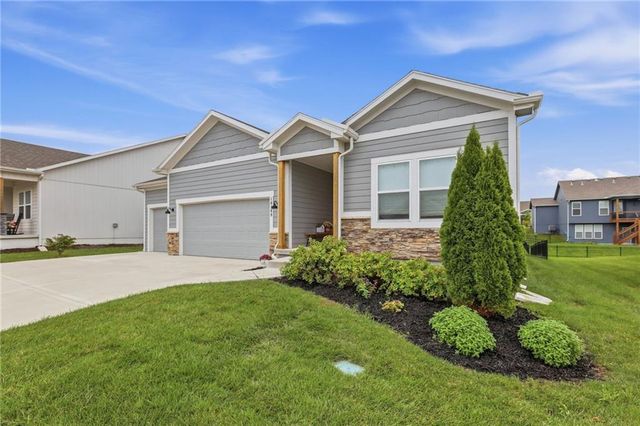 18109 Haskins Street, Overland Park, KS 66013