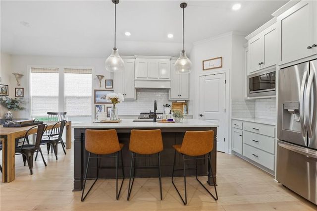 18109 Haskins Street, Overland Park, KS 66013