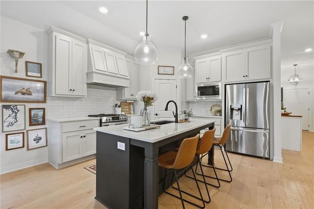 18109 Haskins Street, Overland Park, KS 66013