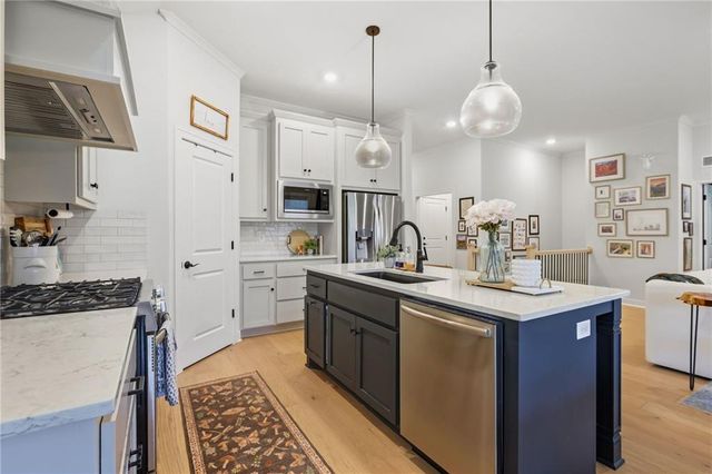 18109 Haskins Street, Overland Park, KS 66013