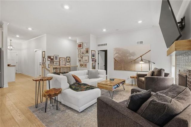 18109 Haskins Street, Overland Park, KS 66013