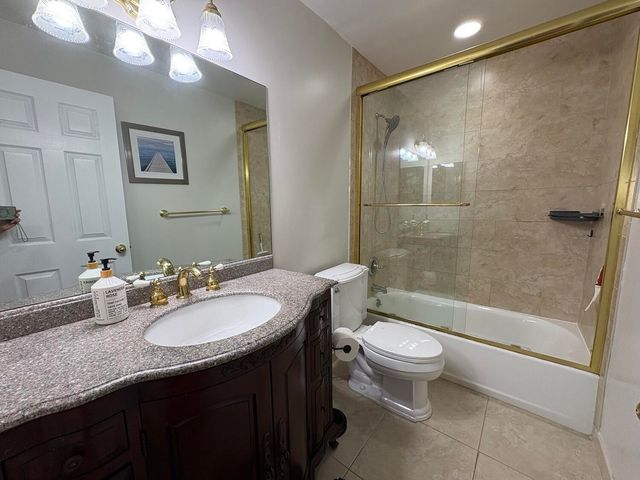 22765 SW 66th Avenue 204, Boca Raton, FL 33428