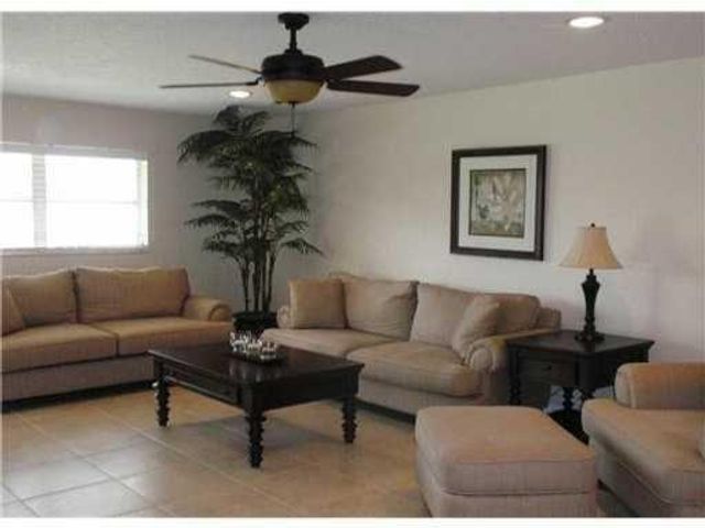22765 SW 66th Avenue 204, Boca Raton, FL 33428
