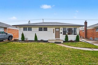 23440 Playview Street, Saint Clair Shores, MI 48082