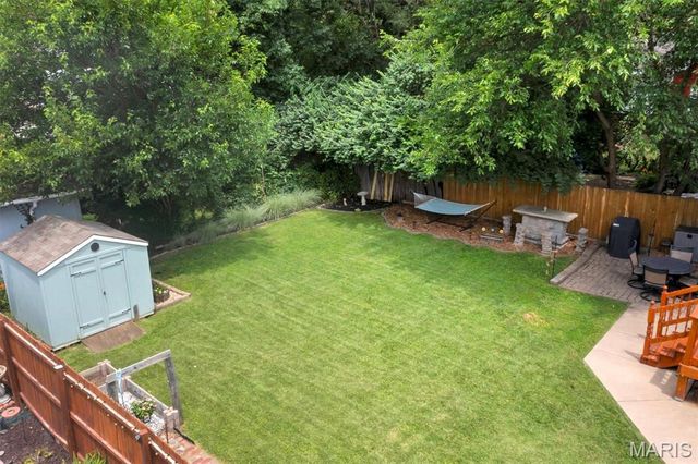 915 N Benton Avenue, St Charles, MO 63301