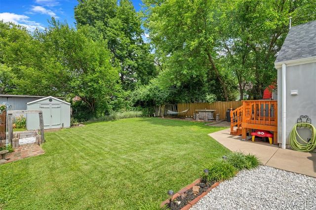 915 N Benton Avenue, St Charles, MO 63301