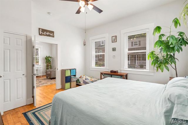 915 N Benton Avenue, St Charles, MO 63301