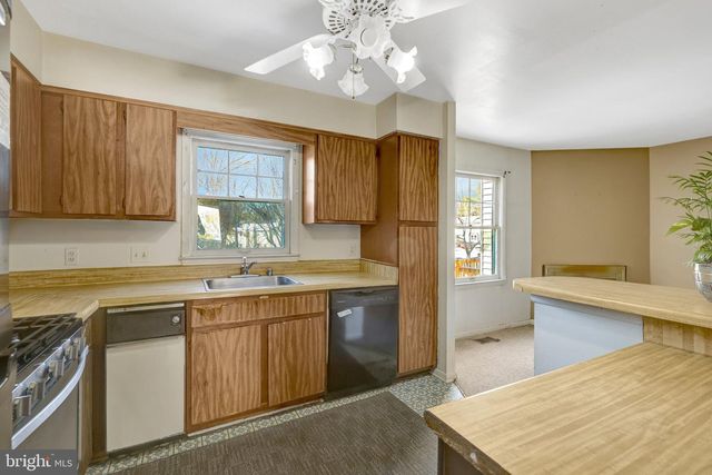 3090 WHITE BIRCH CT, Fairfax, VA 22031