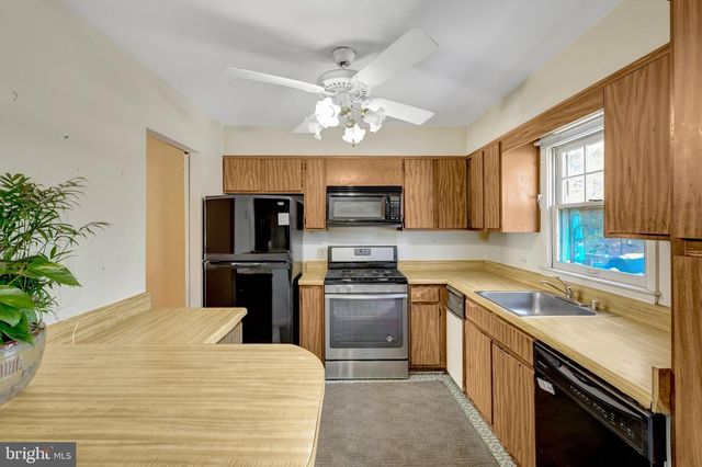 3090 WHITE BIRCH CT, Fairfax, VA 22031