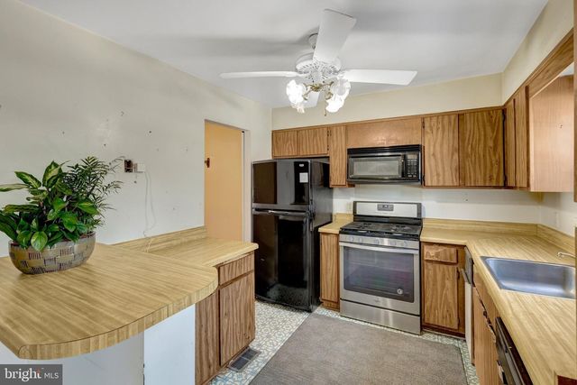 3090 WHITE BIRCH CT, Fairfax, VA 22031