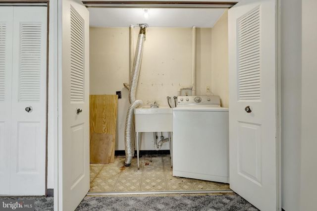 3090 WHITE BIRCH CT, Fairfax, VA 22031