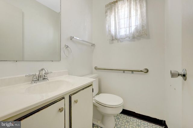 3090 WHITE BIRCH CT, Fairfax, VA 22031