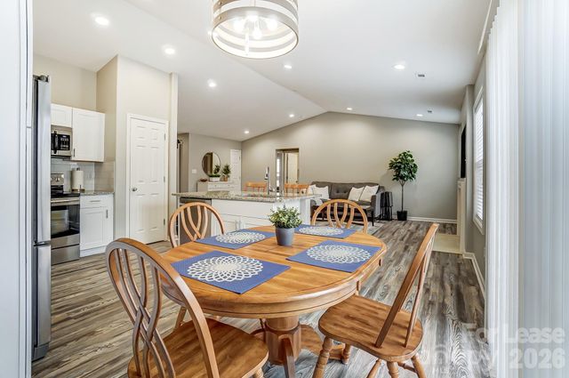 5519 Waverly Lynn Lane, Charlotte, NC 28269