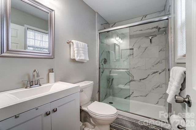 5519 Waverly Lynn Lane, Charlotte, NC 28269