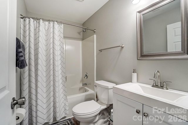 5519 Waverly Lynn Lane, Charlotte, NC 28269