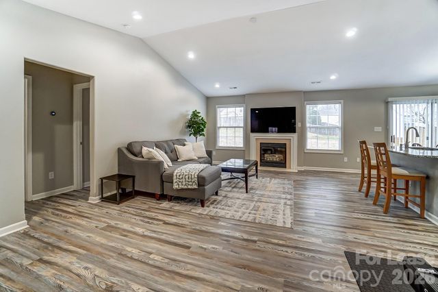 5519 Waverly Lynn Lane, Charlotte, NC 28269