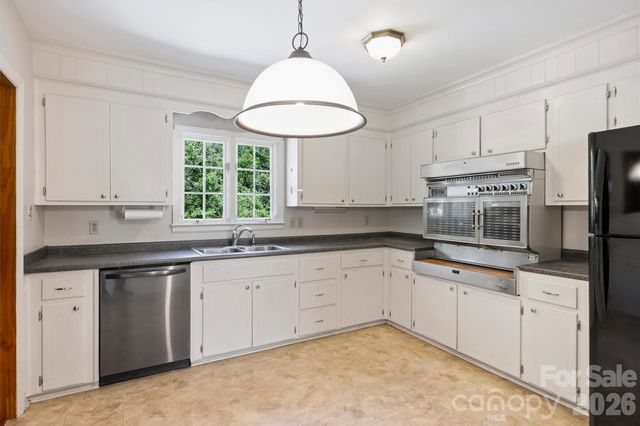 6800 Lancer Drive, Charlotte, NC 28226