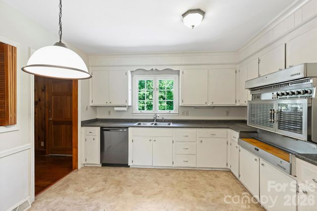6800 Lancer Drive, Charlotte, NC 28226