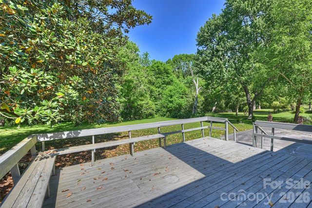 6800 Lancer Drive, Charlotte, NC 28226