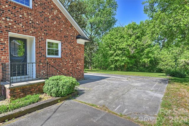6800 Lancer Drive, Charlotte, NC 28226