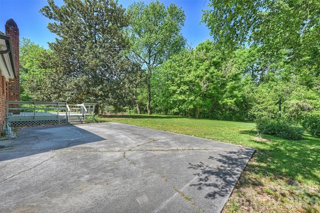 6800 Lancer Drive, Charlotte, NC 28226