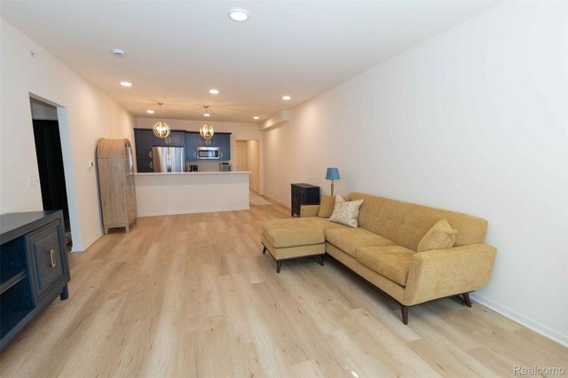 224 Jotham Avenue, Auburn Hills, MI 48326