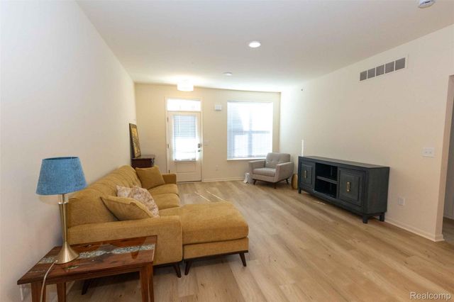 224 Jotham Avenue, Auburn Hills, MI 48326