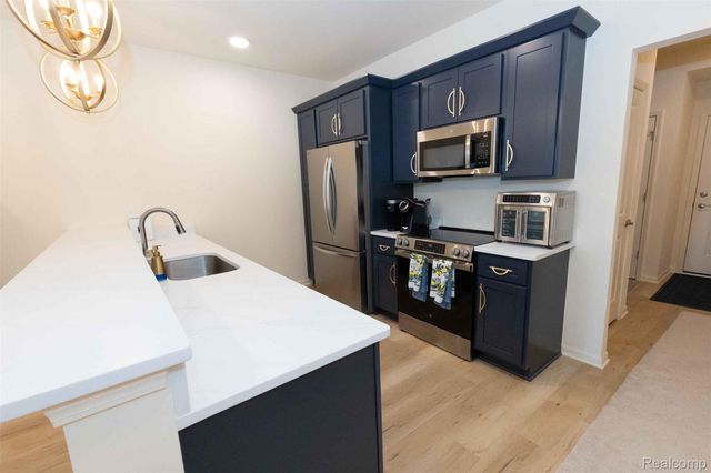 224 Jotham Avenue, Auburn Hills, MI 48326