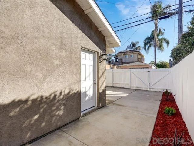 4417 Dwight, San Diego, CA 92105