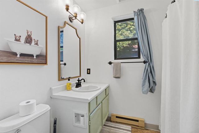 430 E Mohr St, Palouse, WA 99161